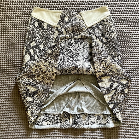 Yigal Azrouel Skirt Python Snake Print Leather - Picture 6 of 12